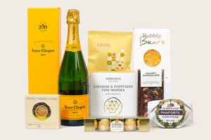 Products: Veuve Ultimate Gift Box