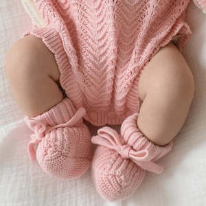 3 Little Crowns - Textured Knit Booties | Pink