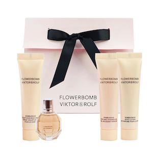 Date Night: Viktor & Rolf Flowerbomb EDP Mini Set
