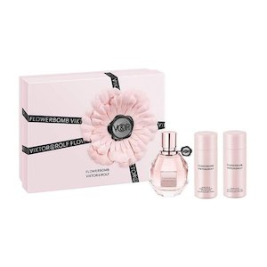 Date Night: Viktor & Rolf Flowerbomb EDP Gift Set