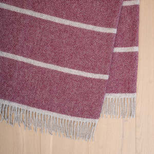 Hellister Wool Throw - Mulberry