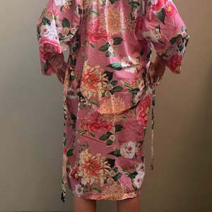 Better Sleep: Fleur Kimono Robe Pink