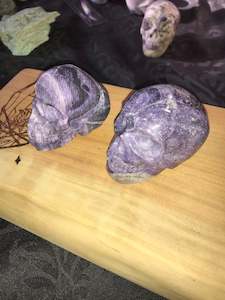Skulls: Dark Silky Fluorite Skulls 7cm