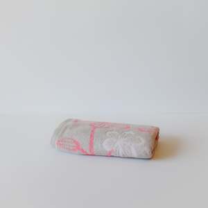 Flor Hand Towel in Pink & Beige