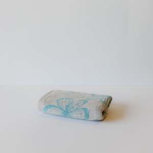 Flor Hand Towel in Blue & Ivory