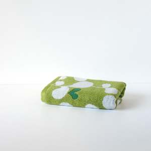 Japanese Cloths Towels: Heart Leaf Hand Towel in Green