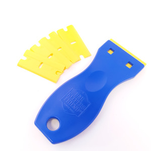Kitchen Cookware: Multi-Purpose Cooktop Scraper