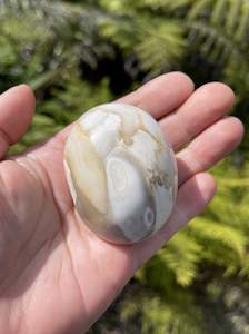 Jasper: Mookaite Jasper Palm Stone