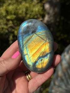 Labradorite: Labradorite  Palm Stone