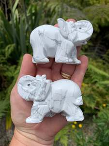 Howlite: Howlite Elephant