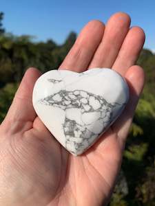 Howlite: Howlite Heart