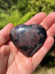 Almandine Garnet in Anthophyllite and Cordierite Heart