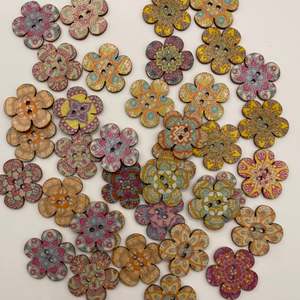 "Steampunk" flowers wooden buttons - pack of 25