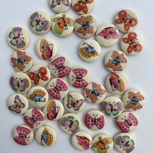 Buttons: Butterfly buttons - pack of 25