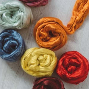 Dhg Fibres Yarns Felts Pre Felts Fabrics: DHG - Mulberry Silk Tops 50gm