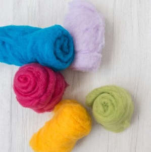 Dhg Fibres Yarns Felts Pre Felts Fabrics: DHG - Carded extra fine 100% Merino Batts (19 microns) - 100gms