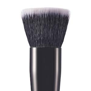 Makeup Tools: FOUNDATION BRUSH FN4