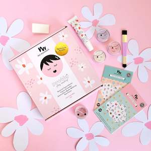 Child Favourite Gifts Under 60: No Nasties - Nala Deluxe Pink - Pretty Makeup Box