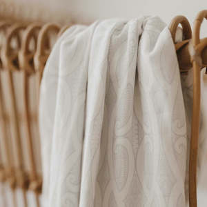 Blankets Swaddles: BO & KO - Te Pātiki Pēpi Wrap - Grey