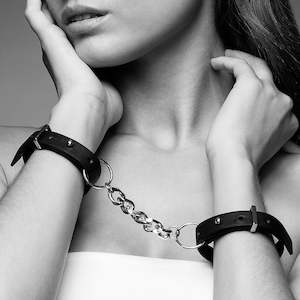 Maze: Thincuffs Black