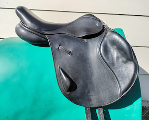 Hastilow & Sons Berwick Monoflap Jump Saddle 2nd Love Saddles