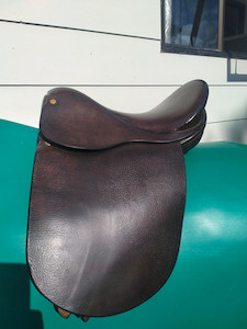 Products: Derby House 14 W Show Saddle 2nd Love Saddles