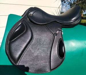 Products: Black Country 18 MW Tra-Li Jump 2nd Love Saddles