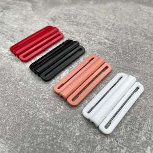 Remnants: Front Closing Clips