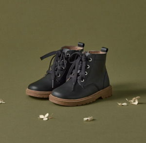 Nellybooclothing: Pretty Brave London Boot