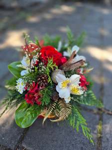 Fresh Flowers: Christmas Posie Box