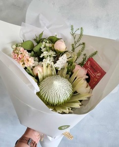 Fresh Flowers: White Christmas