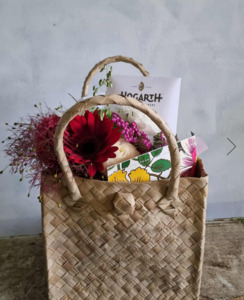 Fresh Flowers: Christmas Kete