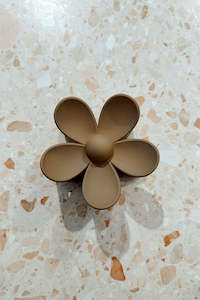 Large Retro Daisy Claw Clip - Mocha