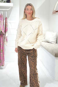 Knitwear: Pom pom jumper cream