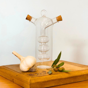 2-in-1 Glass Decanter – Functional & Elegant