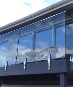 Glass Balustrade System: Round spigot for balustrade and pool fence