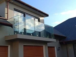 Glass Balustrade System: Round spigot for balustrade and pool fence