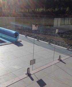 Products: Soft self closing hydraulic pool hinge set