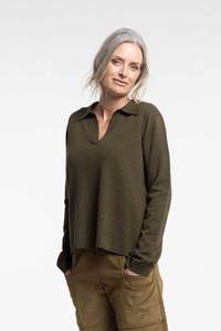 New: Team Sweater - Caper