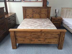 Bed Frames: Woodlock Solid Pine Wood Strong Rough Sawn & Rustic Bed in Queen/ King/ Superking from