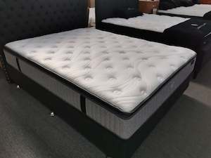 Mattresses: King Mattress 28cm Thick Pocket Spring Pillow Top