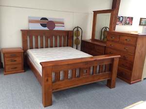 6pcs Bedroom Suites: FERUGS 6PCS Solid Pine Wood Rustic Bedroom Suite in Queen / King / Super King from