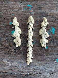 Magnolia Flexible Moulding- Drop Laurels