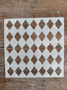 Stencil-Diamonds-Medium