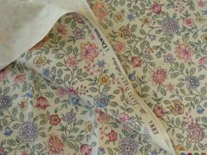 Quilting: Jenny Wren Collection 100% cotton satin. 89cm long  x 121cm wide