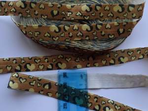 1.35m Gold hearts on bronze 15mm wide fold over elastic FOE foldover elastic.