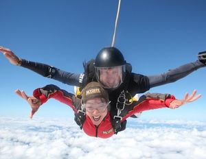 Products: 베이 어브 아일랜드 스카이다이빙 9000피트 12,000피트 16,000피트 18,000피트 중 택1