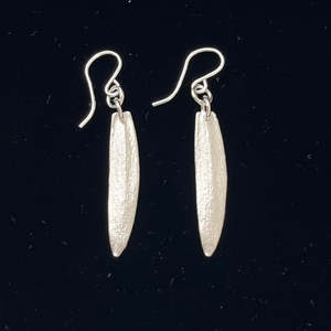 Tina De Suza: Kauri Leaf Earrings | Small