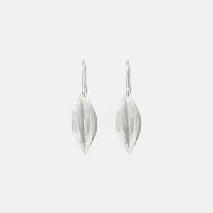 Kiri Schumacher: Leaf Earrings Short | Sterling Silver