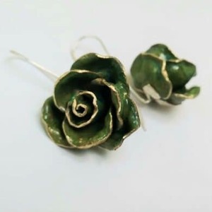 Tanya Bogdanova: Medium Rose Earrings
